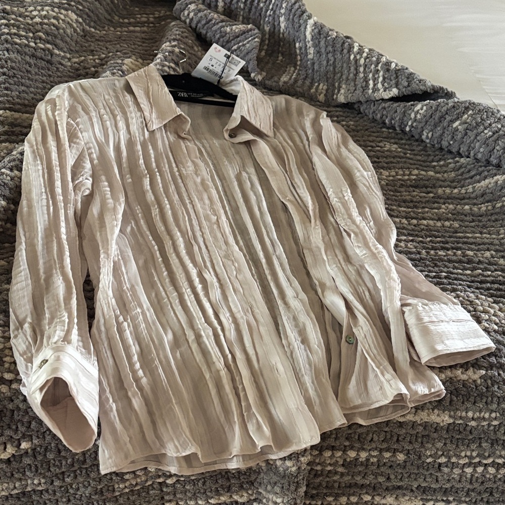 Zara Cream Crinkle Button Down Shirt